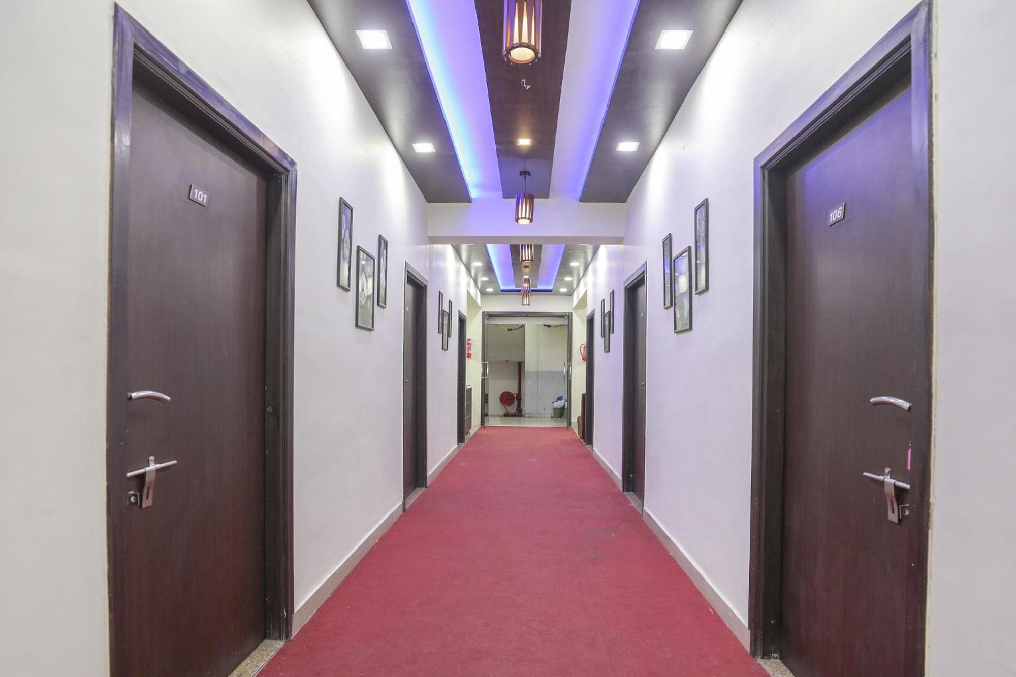 Collection O Shyam Vatika Banquet And Rooms Сурат Экстерьер фото